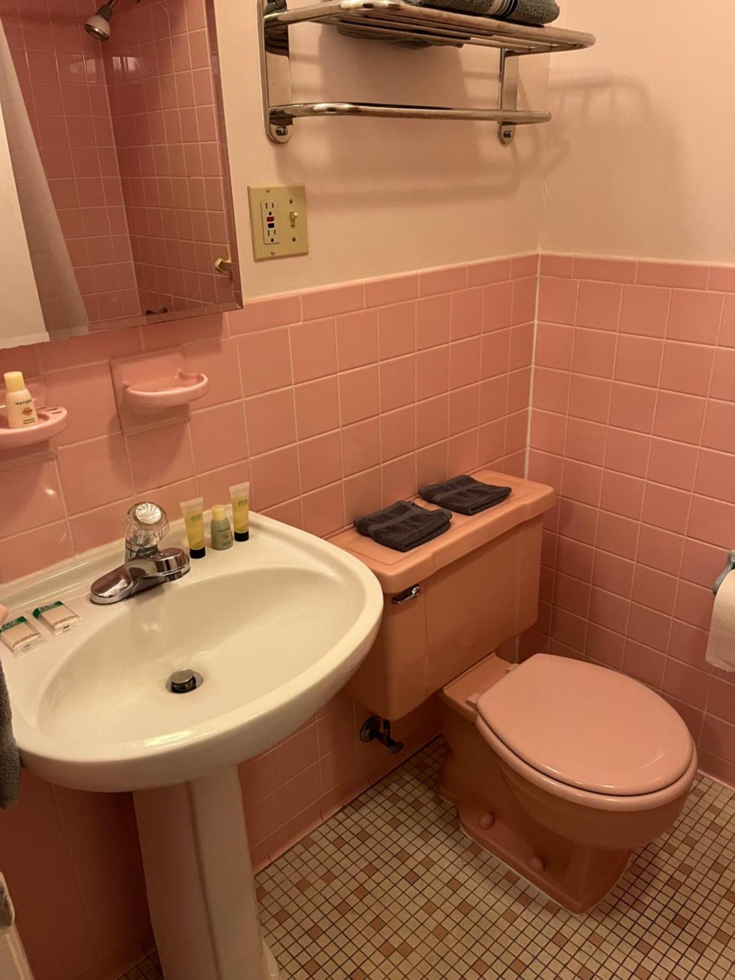 Grand Lake Hotel Lebanon 외부 사진